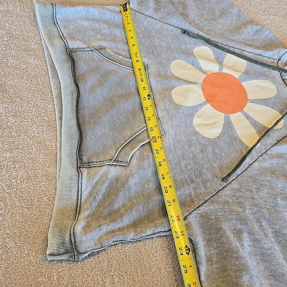 Wildfox Daisy Hoodie Sweatshirt Oversized Gray Faded Look Wide 3/4 Sleeve Sz S - Picture 9 of 14